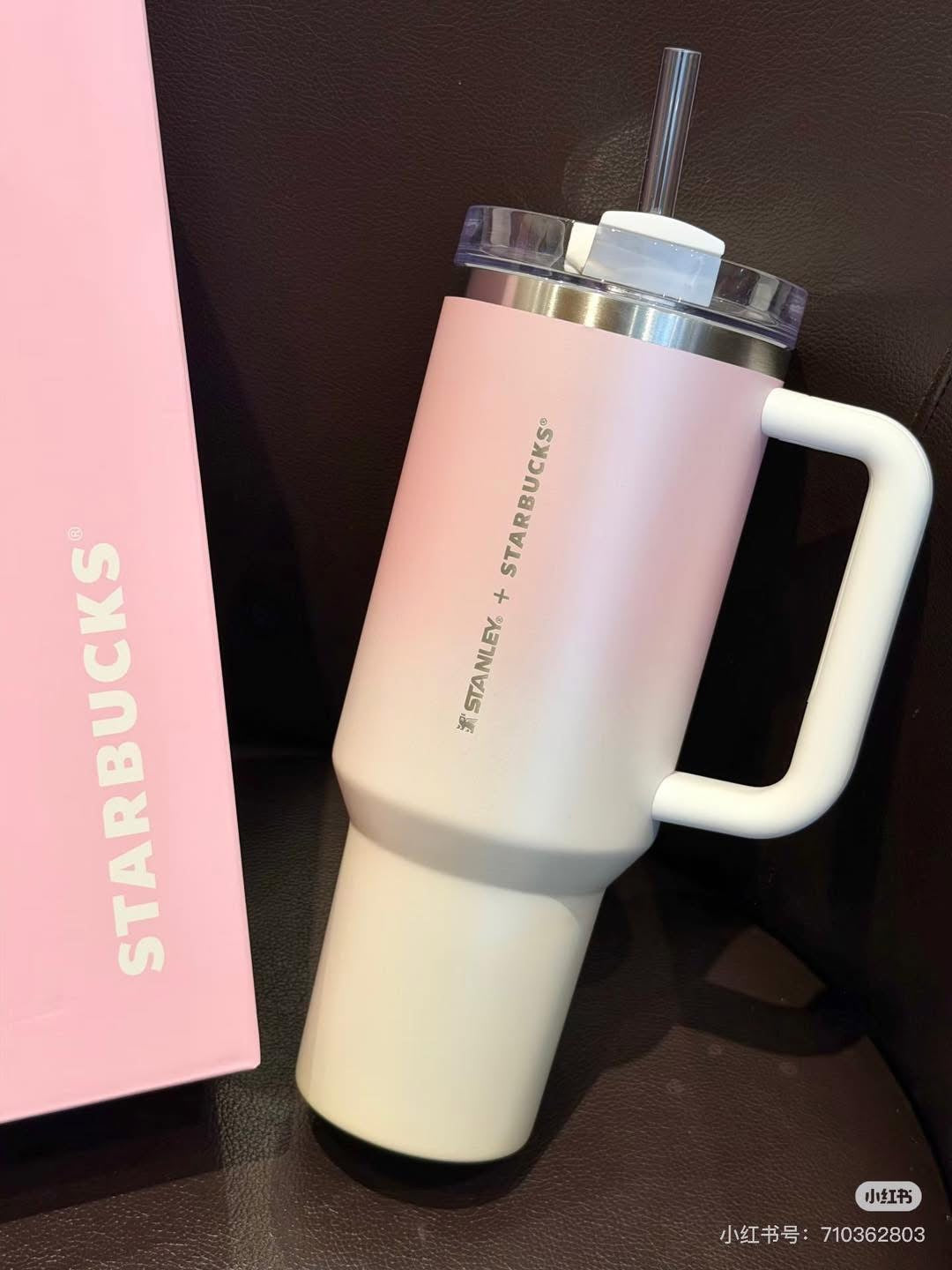 Starbucks x Stanley China Valentine 2026 40oz